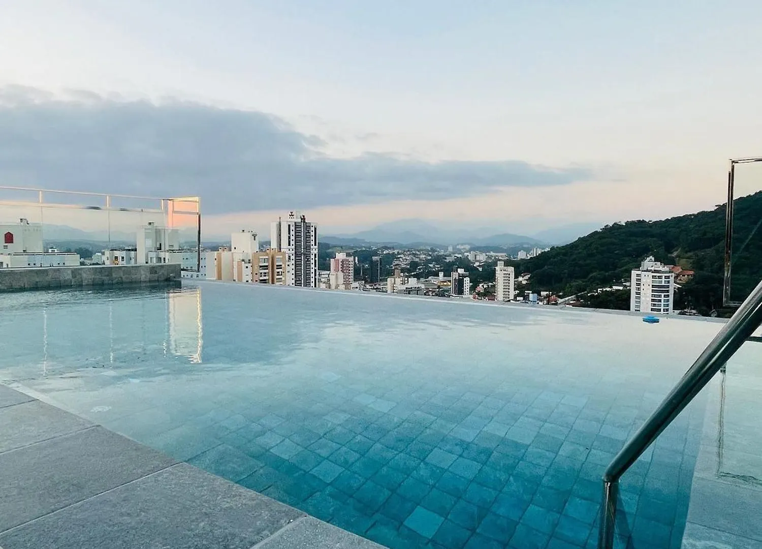 Apartmán Loft Up 510 | Mobiliado | Wifi | Piscina | Vaga Blumenau