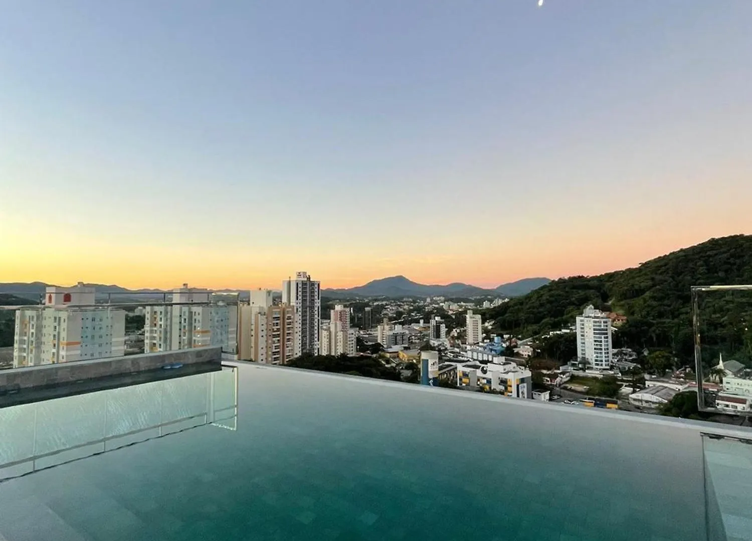 Апартаменты Loft Up 510 | Mobiliado | Wifi | Piscina | Vaga Блуменау